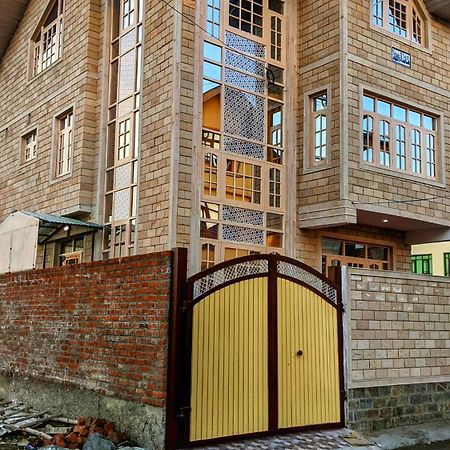 Home Stay In Srinagar Kashmir Srīnagar Exterior foto