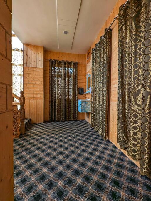 Home Stay In Srinagar Kashmir Srīnagar Exterior foto